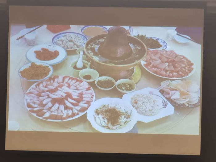 綿陽(yáng)中旅行假日旅行社舉行胡楊林、南疆專(zhuān)列推薦會(huì )